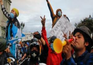 صور.. استمرار المظاهرات المطالبة بتنحى رئيس جواتيمالا