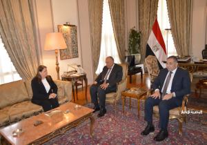 وزير الخارجية يلتقي زوجة الأسير والقيادي الفلسطيني بحركة فتح مروان البرغوثي