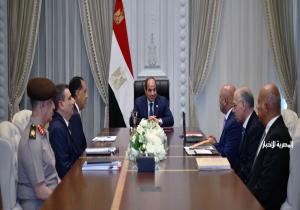 الرئيس السيسي يوجه بأهمية الالتزام بالجداول الزمنية المحددة لمشروعات النقل