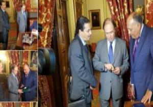 "متحدث الخارجية" ينشر صور تبادل الهدايا بين سامح شكرى ورئيس الشيوخ الإسبانى