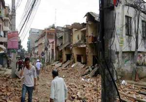 إنهيار برج تاريخي في كاتمندو جراء الزلزال القوي الذي ضرب نيبال