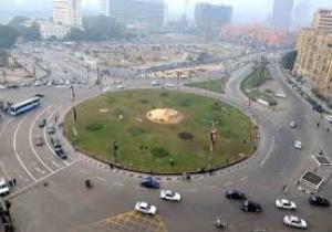 بالصور ..تزايد أعداد المواطنين في ميدان التحرير للاحتفال بافتتاح قناة السويس الجديدة 