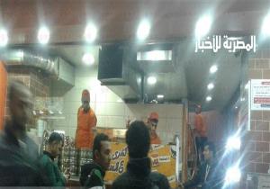 مطعم كشري يقنع زبائنه برفع الأسعار برسالة مؤثرة في الإسكندرية