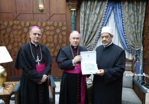 شيخ الأزهر يستقبل وكيل الشؤون العامة بأمانة سر دولة الفاتيكان لبحث تعزيز التعاون المشترك | صور