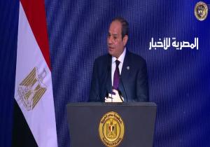 الرئيس السيسي يطالب بالوقوف دقيقة تحية لكل شهداء الشرطة والجيش والشعب في حفل عيد الشرطة الـ73