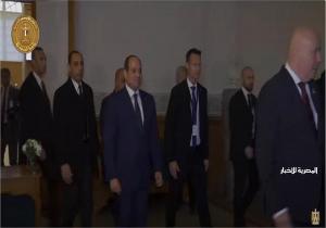 الرئيس السيسي يتفقد أروقة البرلمان الدنماركي | فيديو