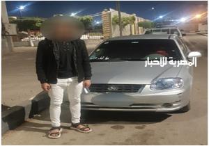 القبض على الشاب صاحب فيديو السير بسيارة برعونة بطريق «القاهرة – الإسماعيلية»