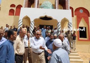 خلال تفقده مسجد قريه العوينه الزملوط يشيد بالجهود الذاتيه لاقامته ويقرر دعمه بوحده صوت كامله