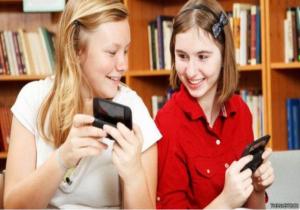 حظر الهواتف المحمولة في المدارس "يحسن أداء الطلبة في الامتحانات"