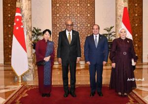 المتحدث الرئاسي ينشر صور استقبال الرئيس السيسي وقرينته الرئيس السنغافوري وحرمه بقصر الاتحادية