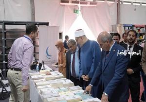 قيادات بالأزهر يزورون جناح مجلس حكماء المسلمين بمعرض مكتبة الإسكندرية الدولي للكتاب