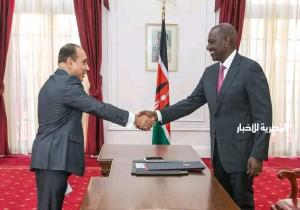 السفير المصري لدى كينيا يقدم أوراق اعتماده للرئيس الكيني