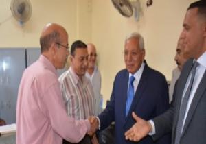 محافظ الدقهلية يهنئ العاملين بديوان عام المحافظة بعيد الأضحى المبارك