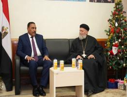 محافظ مطروح يهنئ الأقباط بعيد الميلاد بكنيسة السيدة العذراء بمرسى مطروح
