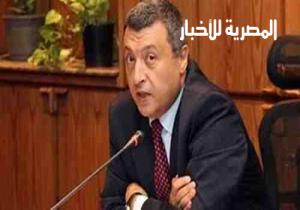 وزير البترول الأسبق: فيها إيه لما نحط عسل في الشاي بدل السكر