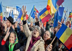 آلاف من مؤيدي رئيسة مولدوفا المنتخبة يتظاهرون للمطالبة بانتخابات تشريعية مبكرة