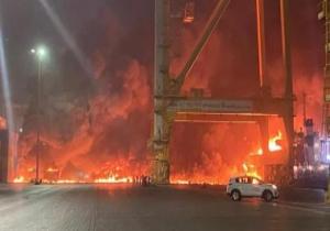 قائد شرطة دبى يوضح سبب حريق حاوية ميناء جبل علي.. ويؤكد: لا توجد مواد مشعة