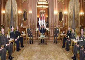 بحضور الرئيس السيسي.. القوات المسلحة تهنئ القائد الأعلى بتولي فترة رئاسية جديدة خلال حفل السحور