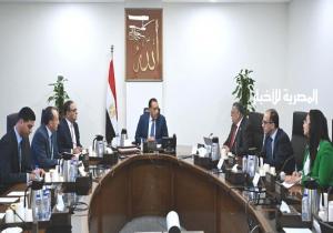 رئيس الوزراء يتابع مع «رئيس اقتصادية المثلث الذهبي» عدداً من ملفات العمل