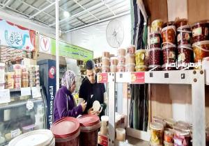 رئيس حي غرب المنصورة يتابع تطبيق تنفيذ مبادرة رئيس الوزراء لتخفيض الأسعار