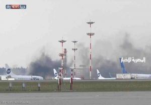 دخان في مطار بموسكو قبل وصول وزير الخارجية الأميركي