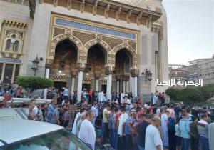 القيادات الأمنية والتنفيذية بالدقهلية تؤدى صلاة الأضحى بمسجد النصر بالمنصورة