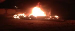 مصرع شاب وإصابه آخر وحرق وتدمير محتويات 4 منازل واحراق سيارة فى الاشتباكات بالعريش