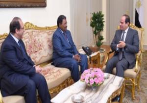 السيسى يستقبل رئيس المخابرات السودانى ويتلقى رسالة من البشير