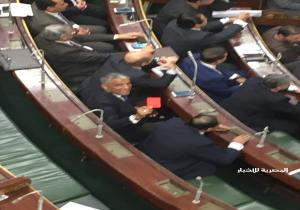 محمد الحسينى يرفع الكارت الأحمر بجلسة إسقاط عضوية أنور السادات
