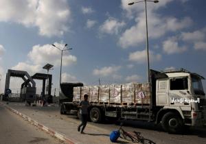الهلال الأحمر المصري: تسليم 93 شاحنة كدفعة جديدة من المساعدات العاجلة لأهالينا في غزة