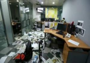 بالتفاصيل ..اقتحام وتخريب مكتب الصحيفة "الشرق الأوسط" في لبنان
