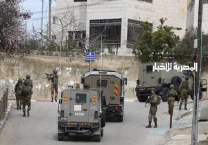 «القاهرة الإخبارية»: الاحتلال يُحاصر منطقة الخليل بالضفة الغربية