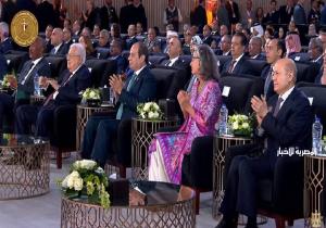 الرئيس السيسي يُشاهد فيلمًا تسجيليًا بعنوان "البيت" في المنتدى الحضري العالمي