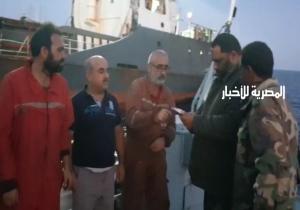 قوات "الجيش الوطني الليبي" تحتجز سفينة إلى ميناء رأس الهلال يقودها طاقم تركي