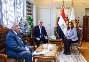 وزيرة التنمية المحلية تستقبل رئيس حزب الجبهة الوطنية | صور