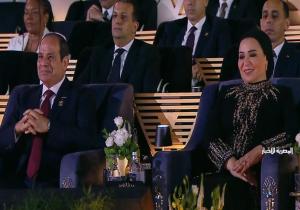 الرئيس السيسي يشاهد حفلًا استعراضيًا وعروضًا غنائية خلال افتتاح المتحف الكبير