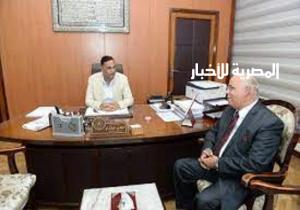 محافظ الدقهلية يستقبل السكرتير العام المساعد الجديد في أول يوم عمل له