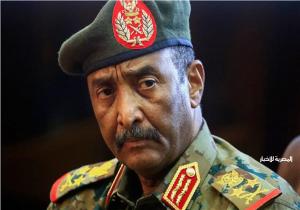 جنود الجيش السوداني يحتفلون مع البرهان بتحرير القصر الرئاسي «فيديو»
