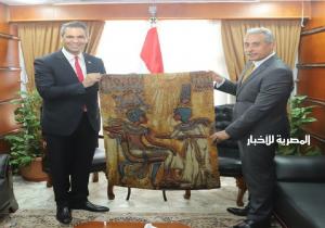 وزير القوى العاملة يلتقي نظيره التونسي.. ويؤكد: الدولة المصرية تسير بخطى ثابتة نحو دعم التعليم الفني