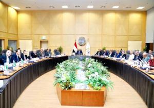 كامل الوزير يترأس اجتماع الجمعية العامة للشركة القابضة لمشروعات الطرق والكباري والنقل البري| صور