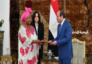 رئيسة مجلس شيوخ غينيا الاستوائية تسلم الرئيس رسالة خطية للإعراب عن التقدير العميق لمصر وقيادتها