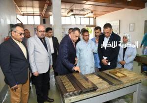 وزير الإنتاج الحربى يجرى زيارة مفاجئة لشركتى قها للصناعات الكيماوية (مصنع 270 الحربي)