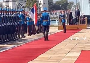 مراسم استقبال رسمية للرئيس السيسي لدى وصوله القصر الرئاسي ببلجراد