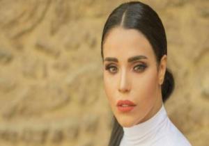 المطربة أمينة تتعهد بالغناء فى فرح "نهال" بعد مقلب مصطفى أبو تورتة