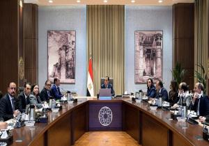 رئيس الوزراء يناقش التصورات المقترحة لحزمة الحماية الاجتماعية التي كلف بها الرئيس السيسي
