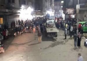 طفل يدهس مواطنين بميكروباص أمام أحد المحلات فى المحلة