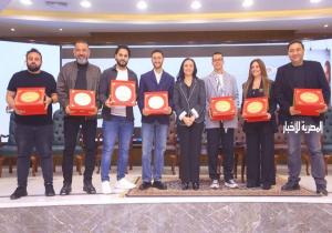 تفاصيل تكريم التضامن لفريق عمل مسلسل «ولاد الشمس» بحضور أبناء مؤسسات الرعاية الاجتماعية| صور