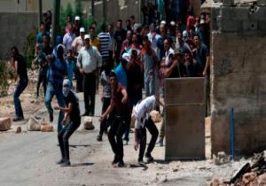 الصحة الفلسطينية: قوات الاحتلال تقتل فلسطينيا وتصيب 100 على حدود غزة