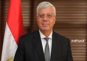 وزير التعليم العالي يغادر إلى لندن للمشاركة في مؤتمر "نحو العالمية"