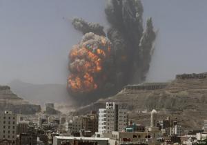 انفجار هائل يهز العاصمة صنعاء إثر قصف مخزن  أسلحة تابع للحوثيين 